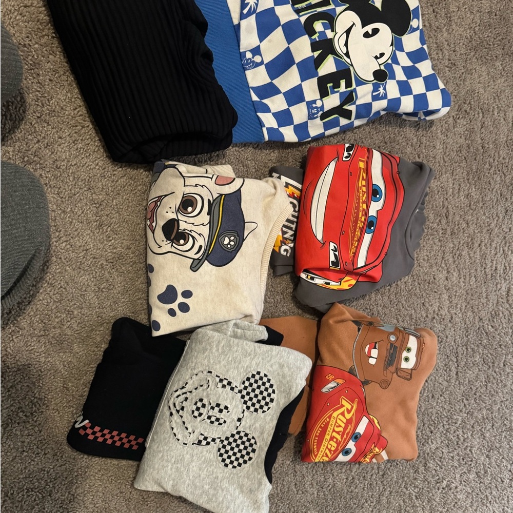 Assorted Clothing Collection - Picture 6 of 10